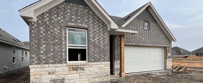 317 Willow Heights Dr, Hutto, TX 78634 - photo 2