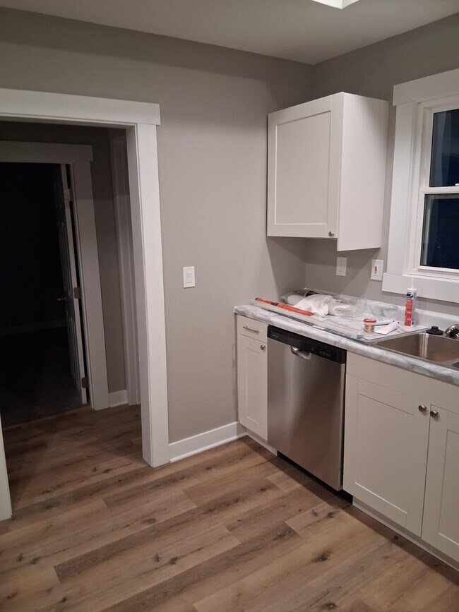 1714 E Walnut St, Des Moines, IA 50316 - photo 7