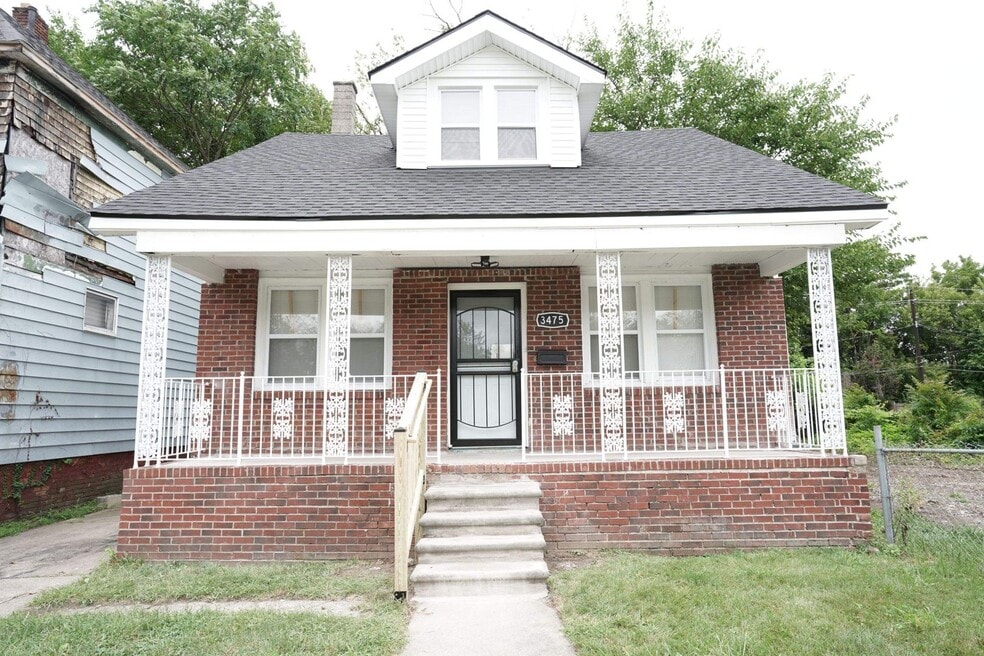 3475 Crane St, Detroit, MI 48214 - photo 1