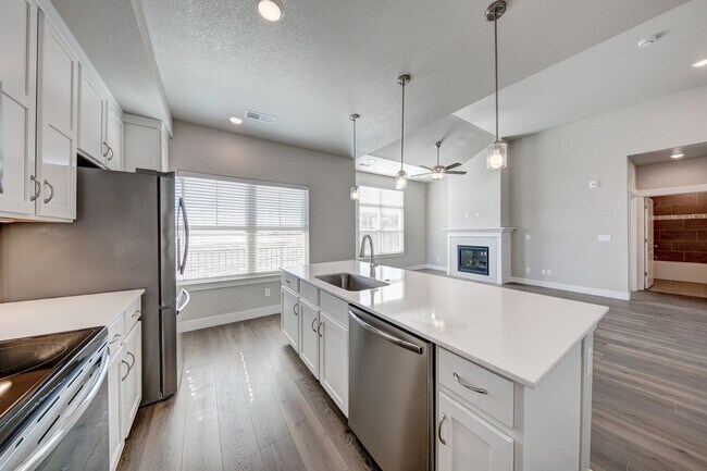 265 High Point Dr unit 201, Longmont, CO 80504 - photo 4