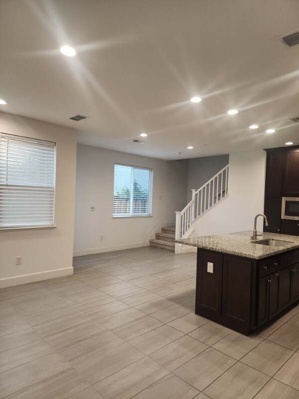 337 W Phelps Dr, Mountain House, CA 95377 - photo 2