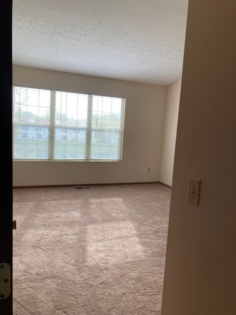 1318 Lane On the Lake, Columbus, OH 43235 - photo 4