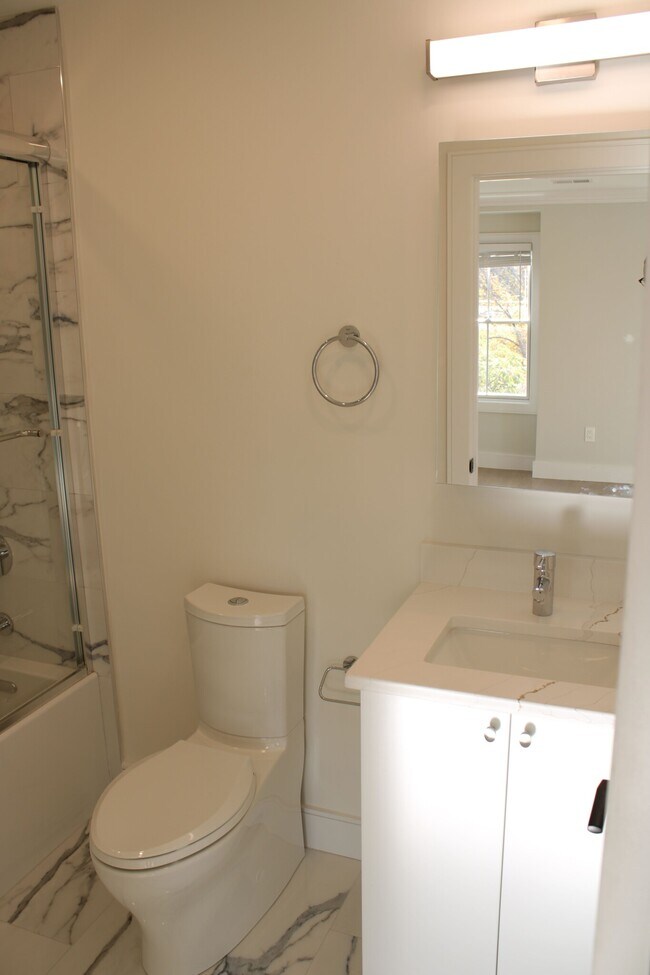 303 Maverick St unit 4, Boston, MA 02128 - photo 6