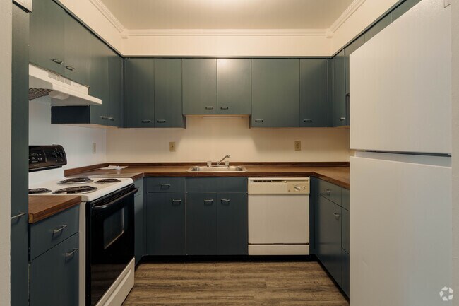 401 Hillcrest Drive, Edinboro, PA 16412 - photo 5