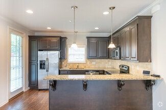 1335 Cloverdale Rd, Tuscaloosa, AL 35401