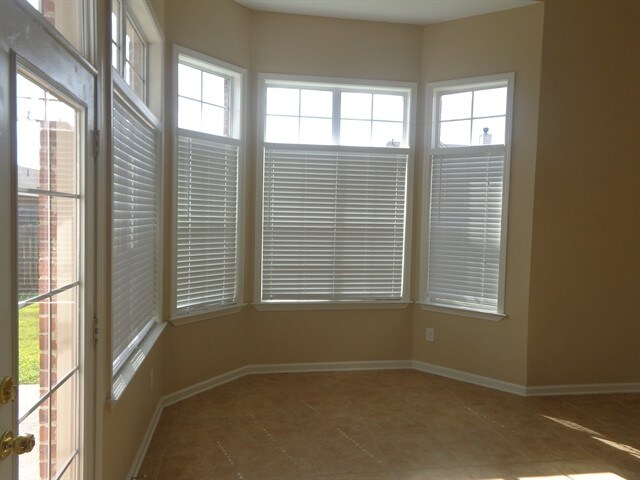 1587 Sutton Meadow Ln, Cordova, TN 38016 - photo 5