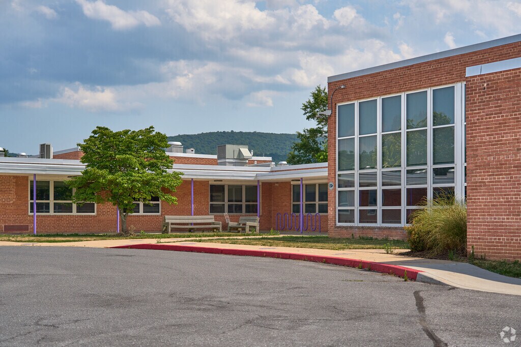 Smithsburg Elementary School serves the students of Washington County.