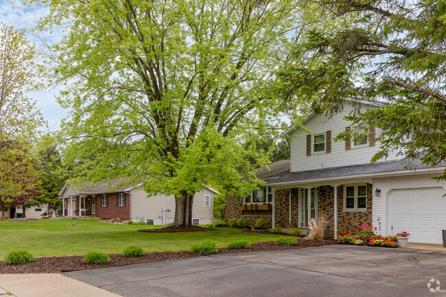 Pricing for homes with multiacre lots ranges from $30,000 to $1.5 million in
Weston.