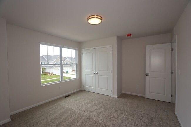 1903 Saltsprings Dr, Saline, MI 48176 - photo 2