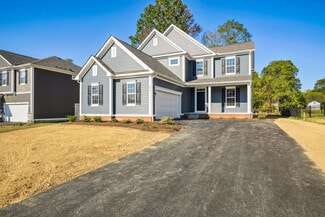 214 Isleta Dr, Pataskala, OH 43062