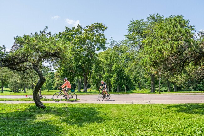 Lake Nokomis Parkway is accessible to Bryant residents via the extensive city trail system.