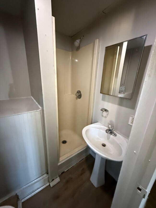 164 Main St unit 1R, Cohoes, NY 12047 - photo 6