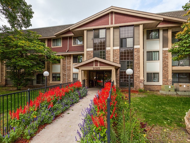Silver Bell Apartments, Eagan, MN 55122 - photo 4