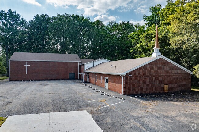 Riverview Adventist Christian Academy has 24 students in attendance.