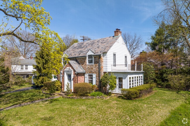 Older homes built at the turn of the century can be found throughout Glenside.