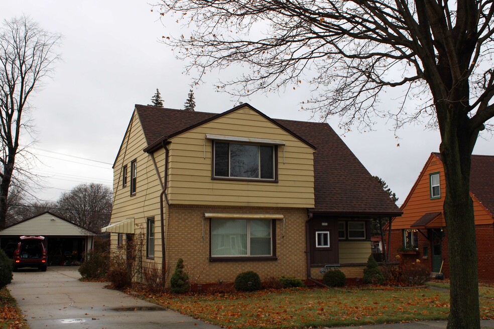 3353 S 71st St, Milwaukee, WI 53219 - photo 1