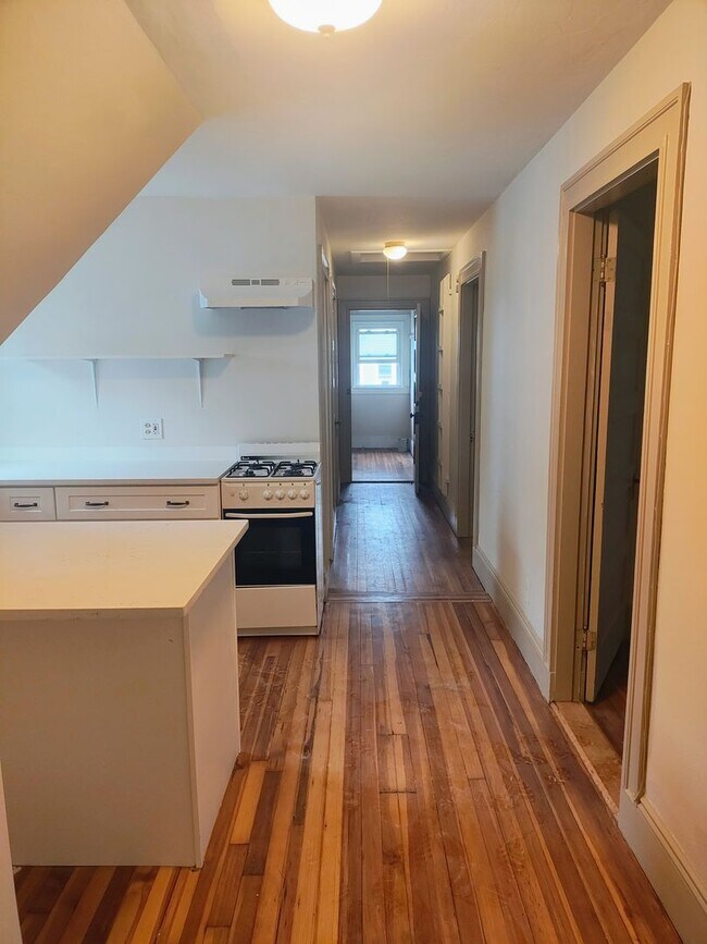 31-33 Pitman St unit 3rd Floor, Providence, RI 02906 - photo 7