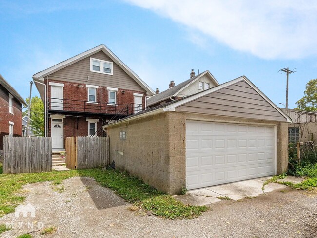 329 Woodland Ave, Columbus, OH 43203 - photo 4