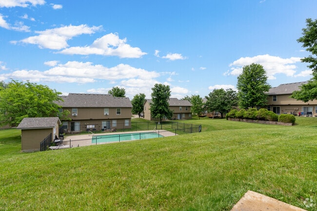 CROSS CREEK VILLAS, Columbia, MO 65202 - photo 2