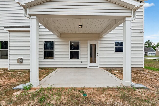 320 Pinnacle Ct, Raeford, NC 28376 - photo 7