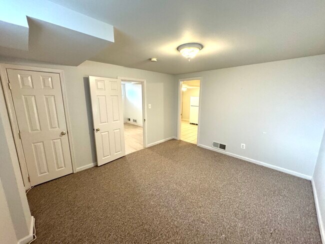 201 E Indian Spring Dr unit 1 - Yard - Util, Silver Spring, MD 20901 - photo 4