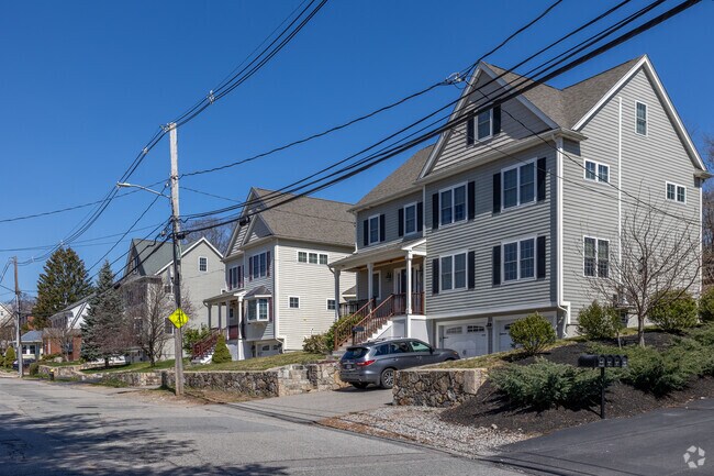 Upper Washington-Spring St offers massive homes for those who need more space.