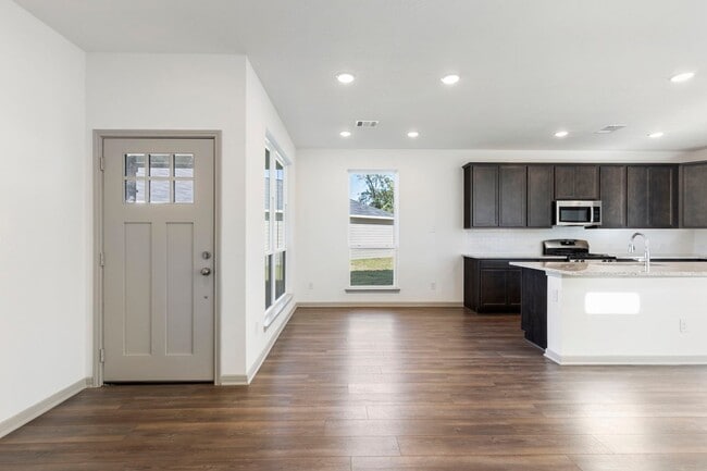 4802 Underbrush Crossing, Bryan, TX 77845 - photo 2