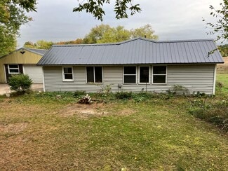 9075 17 Mile Rd, Paris, MI 49338