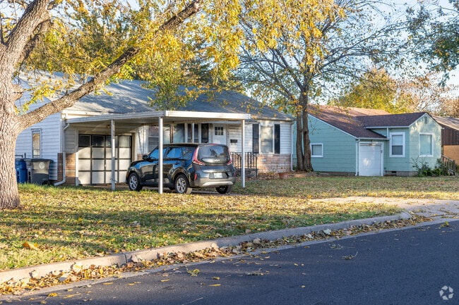 Turner Park has wide streets throughout the neighborhood that provide ample parking.