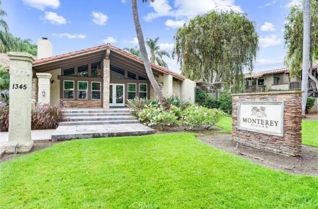 1345 Cabrillo Park Dr unit K09, Santa Ana, CA 92701 - photo 2