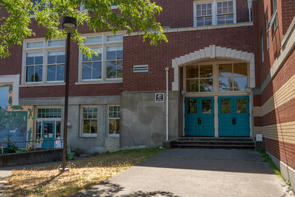 Gatewood Elementary School in the Gatewood neighborhood of Washington.