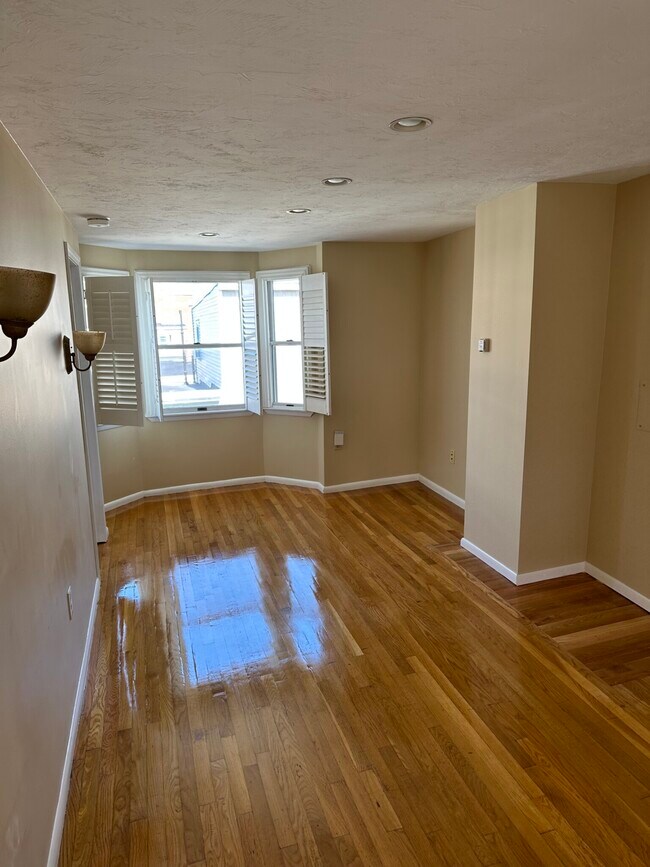 5 Grimes St unit 3, Boston, MA 02127 - photo 3