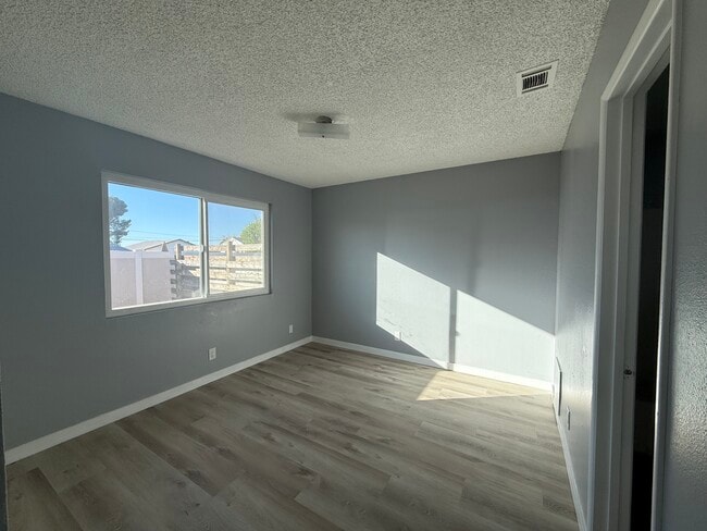 12498 3rd St unit 12498 3rd Street Yuc, Yucaipa, CA 92399 - photo 3