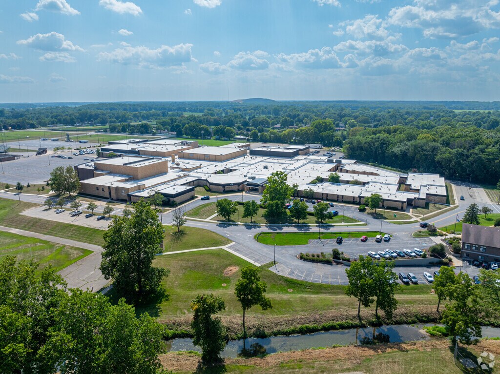 Concord Community High School has 1,785 students.