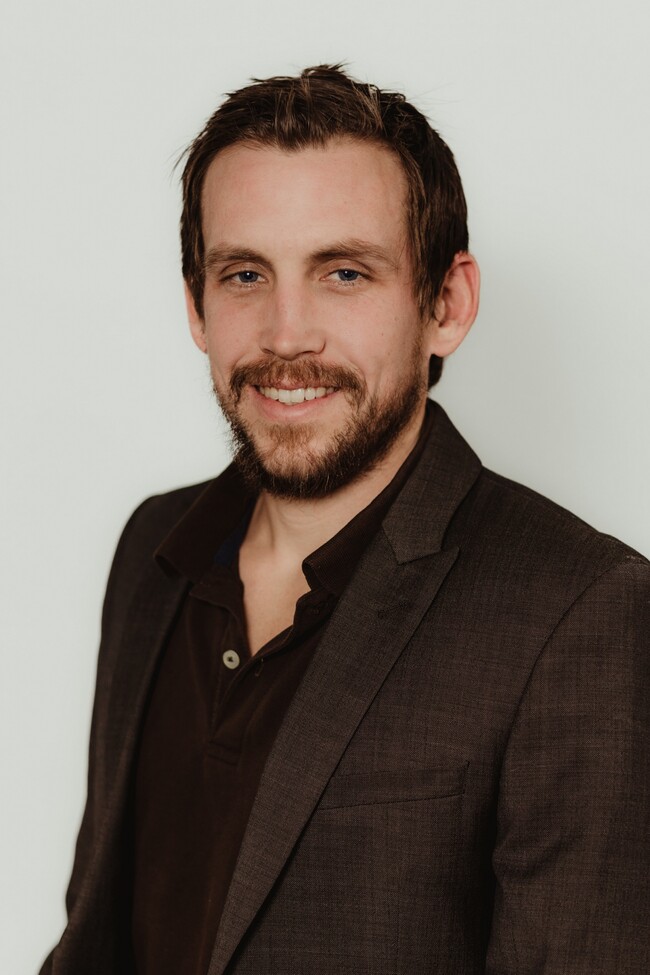 Agent Photo