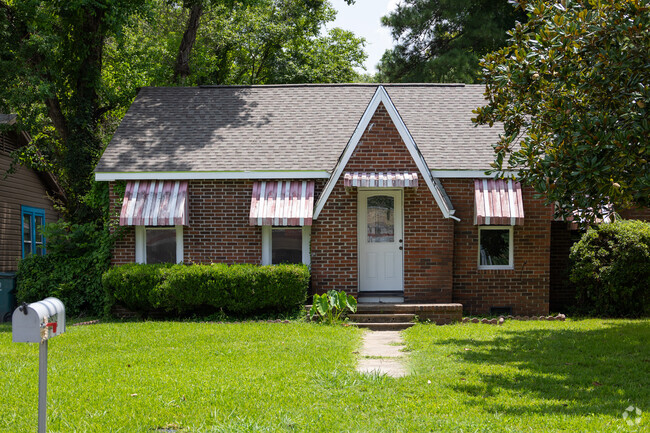 You can find smaller homes with beautiful green surroundings in Southside for great prices.