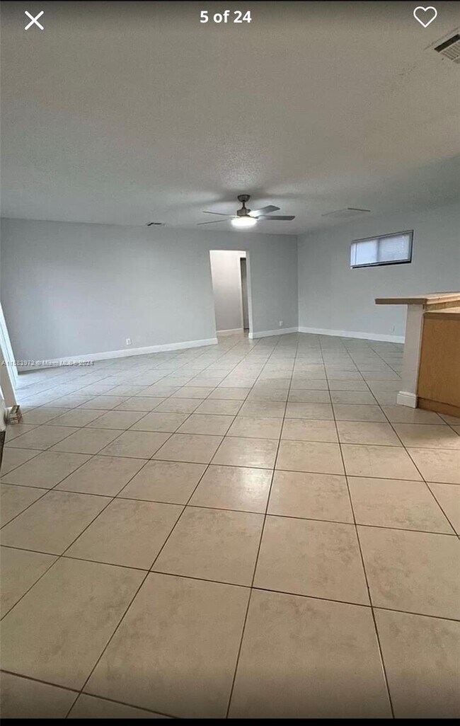 14 Crossings Cir, Boynton Beach, FL 33435