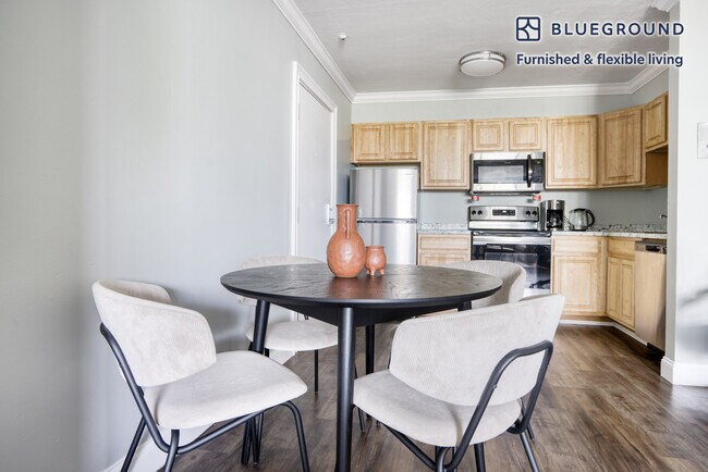 30 Iroquois St unit FL1-ID651, Boston, MA 02120 - photo 4