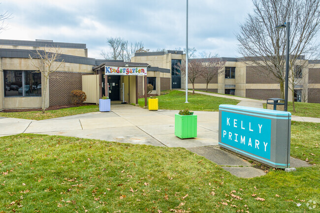 Roam the serene campus grounds of Kelly Primary School.