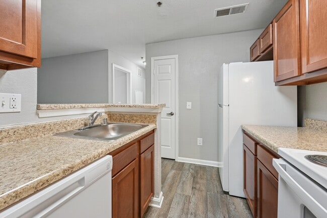 Glen Ridge Commons Apartments, Woodbridge, VA 22193 - photo 6