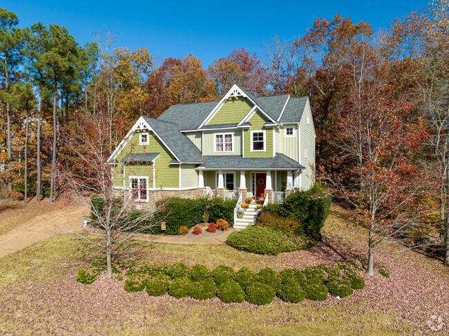 Homes within Providence Forge have a variety of landscapes, from hills to flat areas.