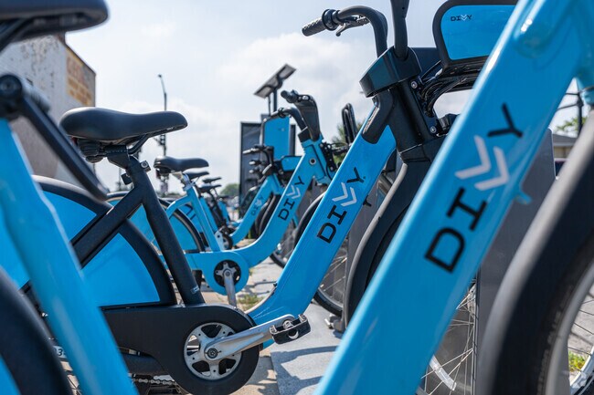 Residents conveniently have access to many Divvy stations in Wrightwood.