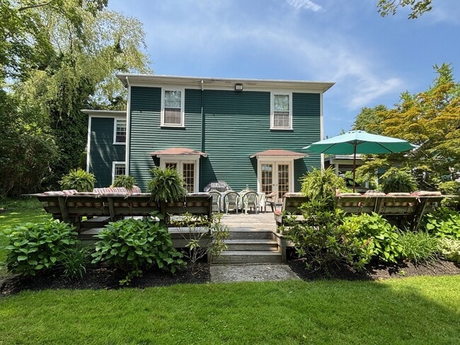 31 Ward Ave, Newport, RI 02840 - photo 3