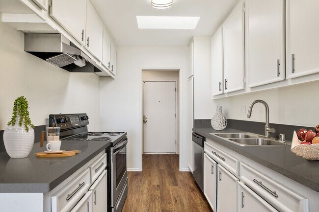 The Benezra Family Limited Partnership 2 LP, Reseda, CA 91335 - photo 4