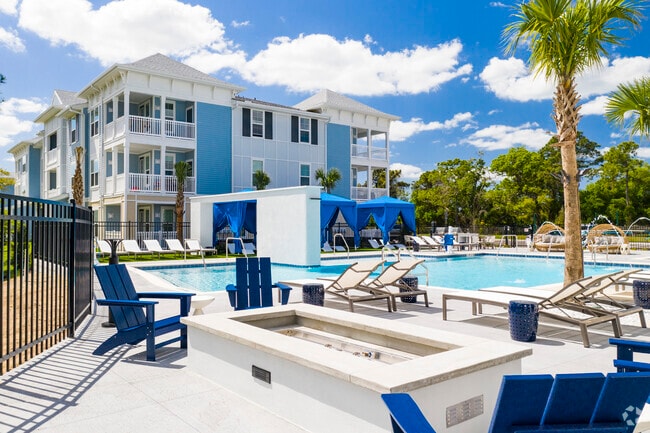 Firepit 2300 Laurel Rd E North Venice, FL