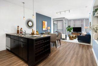 380 N La Salle St Unit 1, Chicago, IL 60601