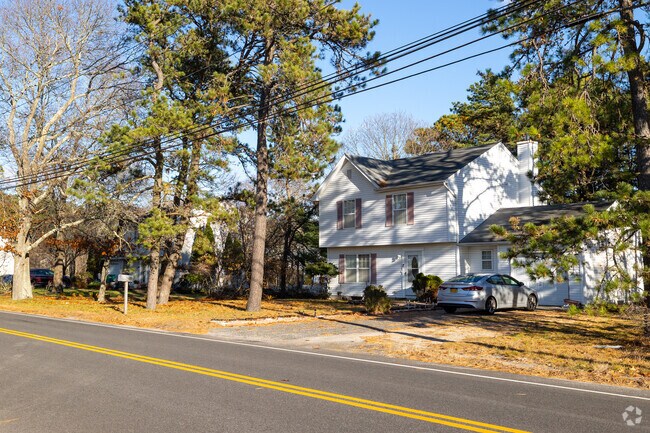 Colonial revival style houses can be found in newer sections of Flanders.