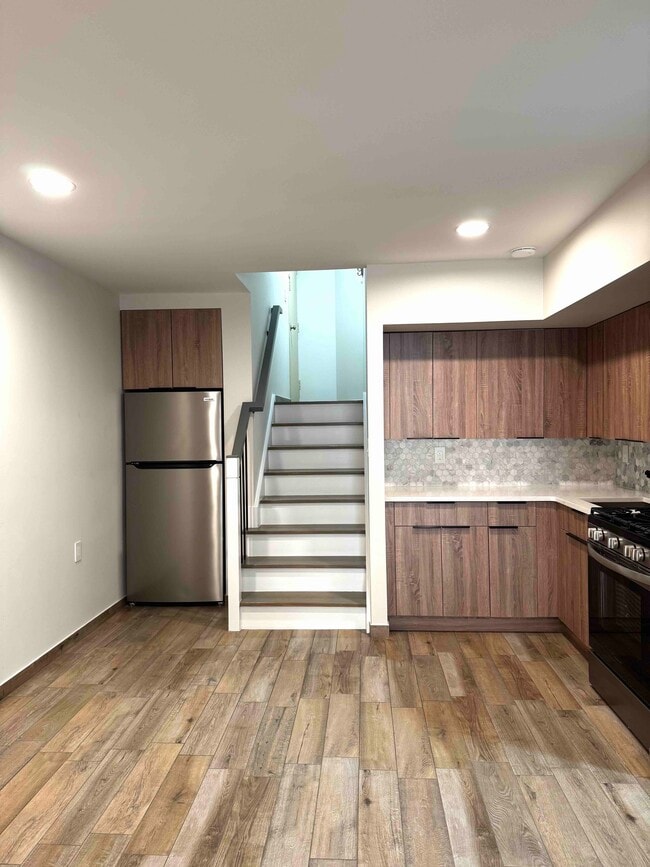 15611 77th St, Howard Beach, NY 11414