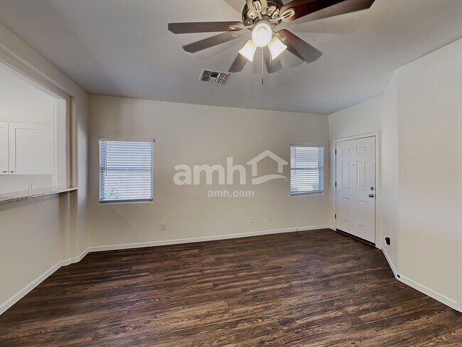 15355 W Port au Prince Ln, Surprise, AZ 85379 - photo 6