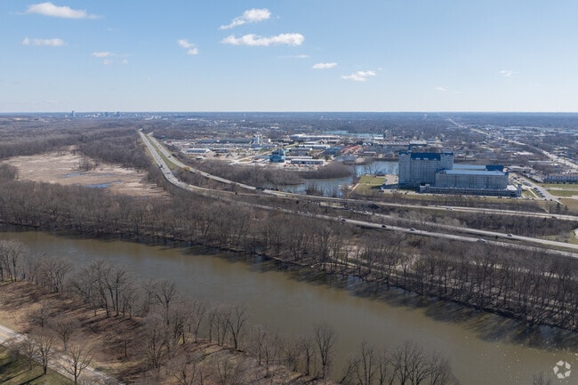I-196 and the Grand River both run along the northwest edge of the Grandville neighborhood.